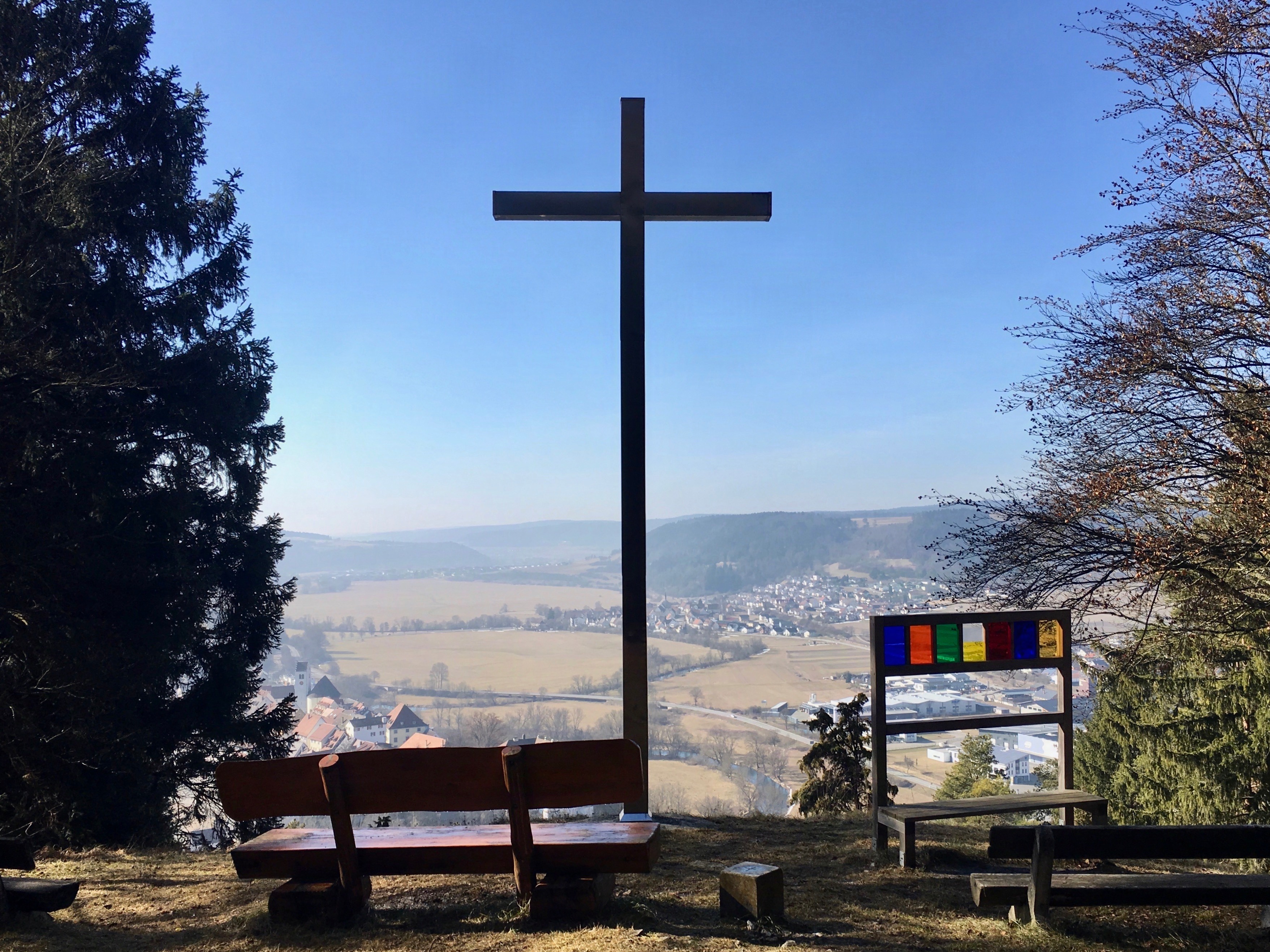 Blick vom glitzernden Kreuz über Mühlheim bis nach Tuttlingen